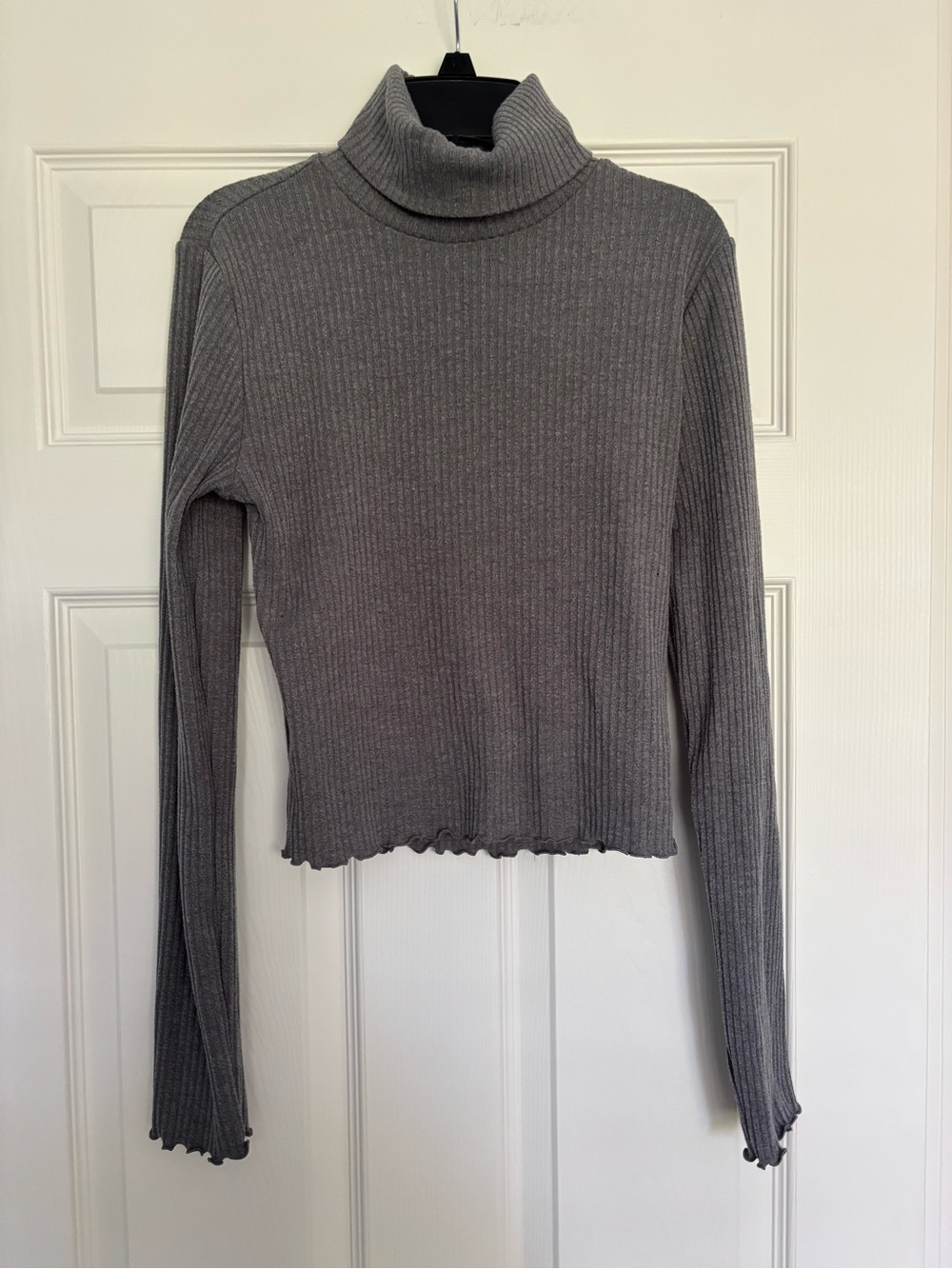 Forever 21 Gray Ribbed Turtleneck Long Sleeve Top